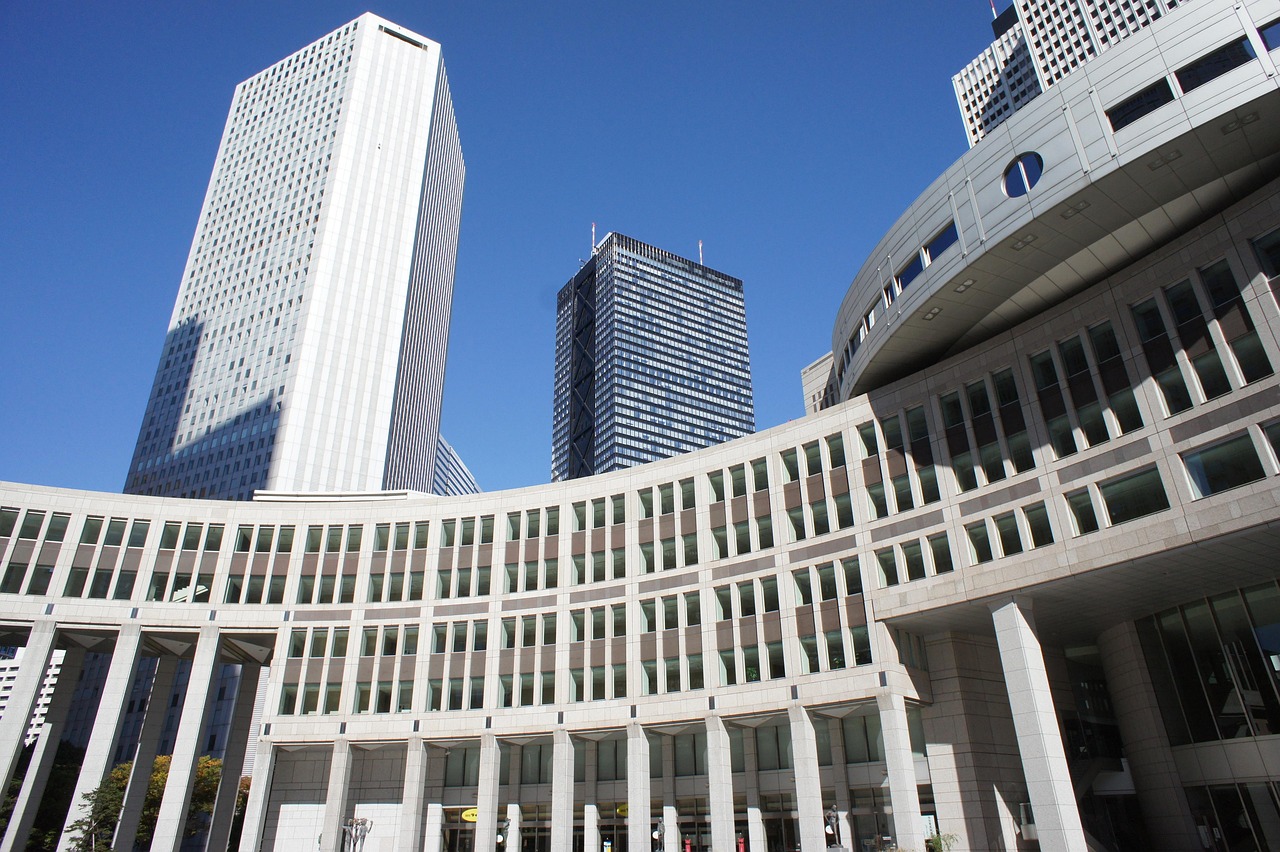 産後脂肪吸引とベイザーシリンジの違いは何ですか？